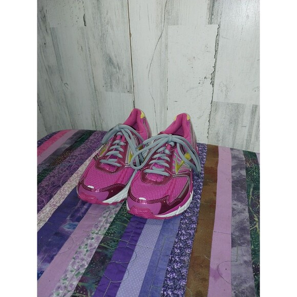 Brooks Shoes Adrenaline GTS 14 Pink & Yellow Lace up Size 5 Model#1400121D561 - Picture 4 of 10